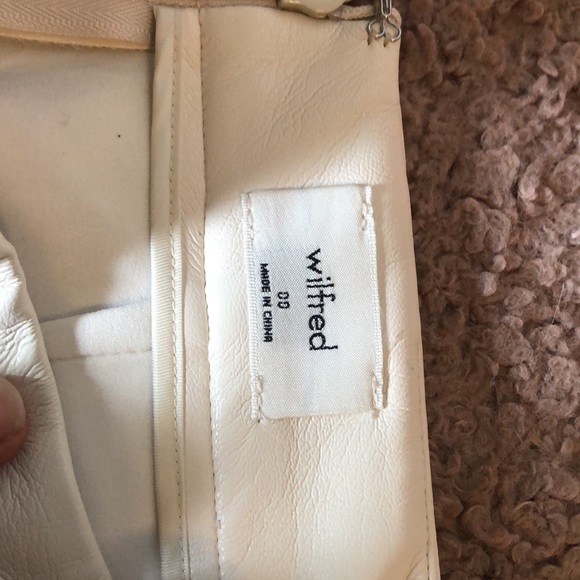 Wildfed Patio Mini Skirt, Size 00, Aritzia - Picture 2 of 4